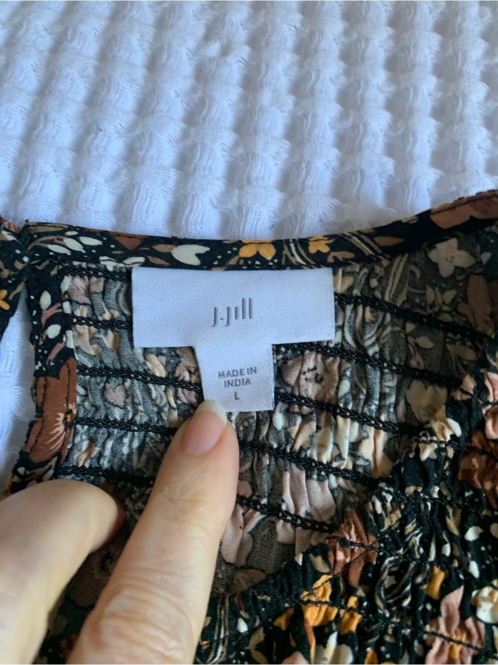 J. Jill Black Floral Smocked Yoke Long Sleeve Tunic fall colors Size Large - Picture 3 of 5